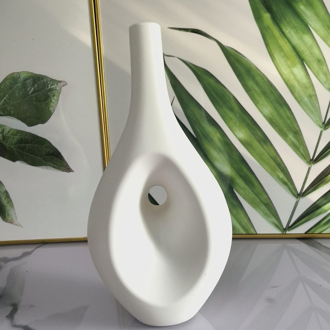 Artistic Contemporary Teardrop Vase Stornfeild