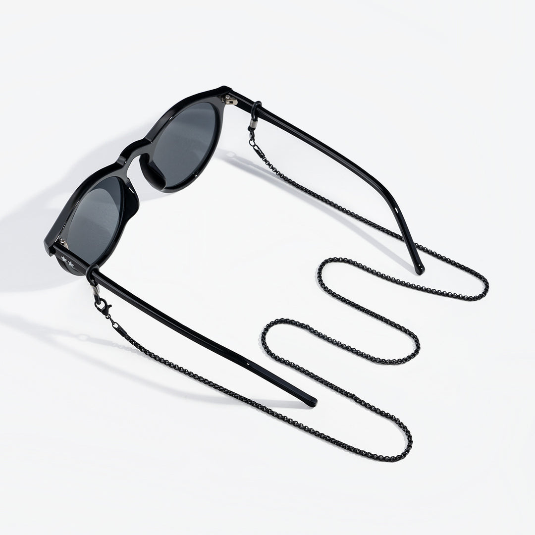 Elegant Chain Eyewear Holder Stornfield