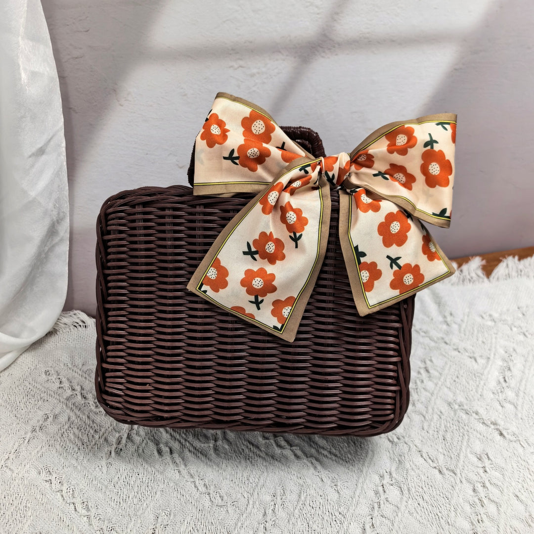 Women elegant handbag made of woven material Stornfield