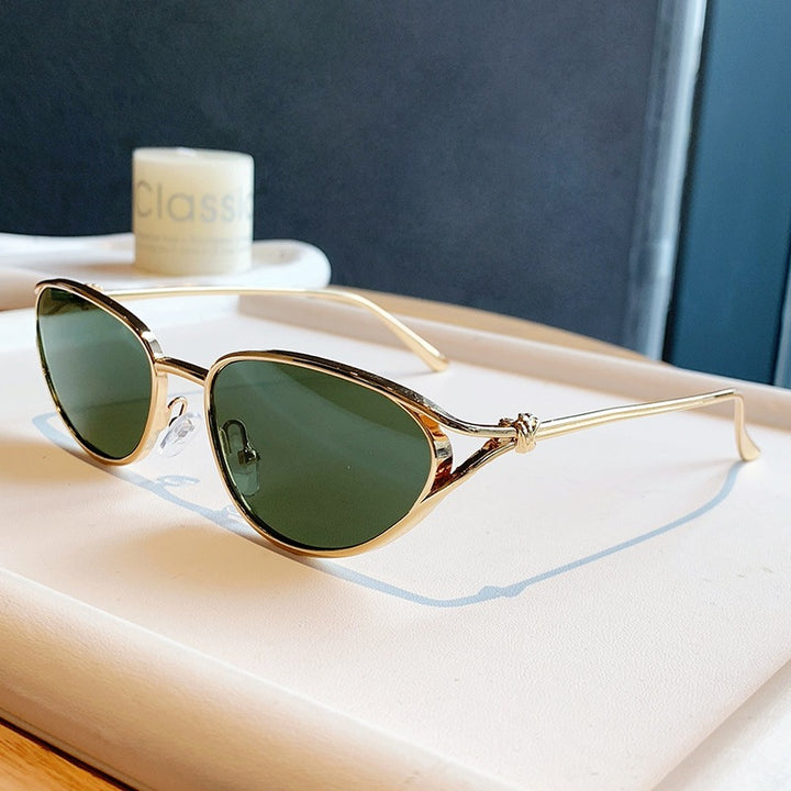 Women Cat-Eye Sunglasses with Elegant Golden Frame and Polarized Lenses Stornfield