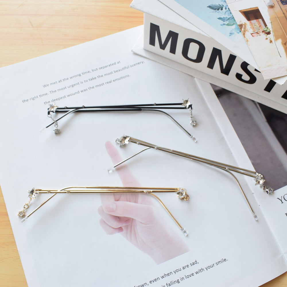 Star-Embellished Eyewear Chain Stornfield