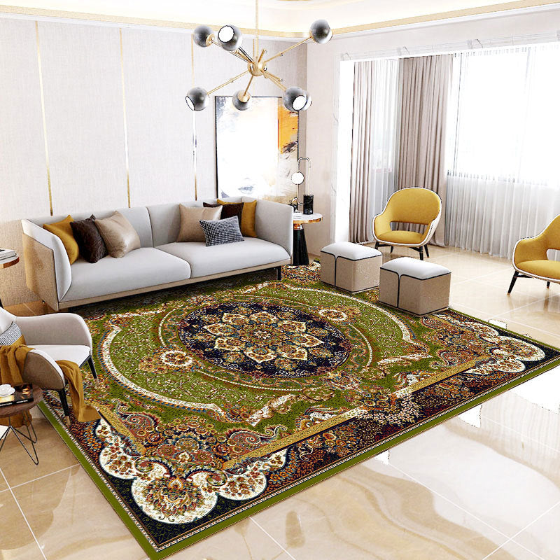Luxurious Floral Patterned Area Rug