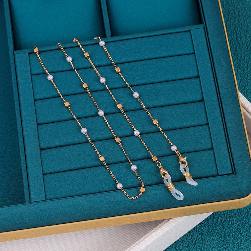 Star Charm Eyewear Chain Stornfield