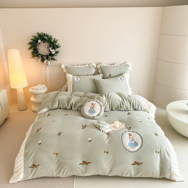 Soft-Touch Velvet-Feel Duvet Cover Set with Appliqué Rabbit Motifs & Ruffled Shams