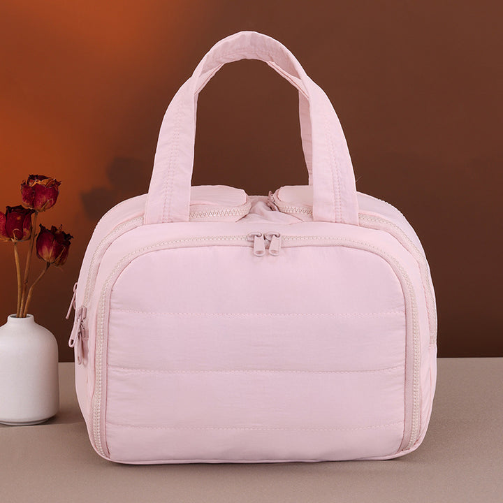 Travel bag with versatile interior pocket and practical carrying handle Stornfield