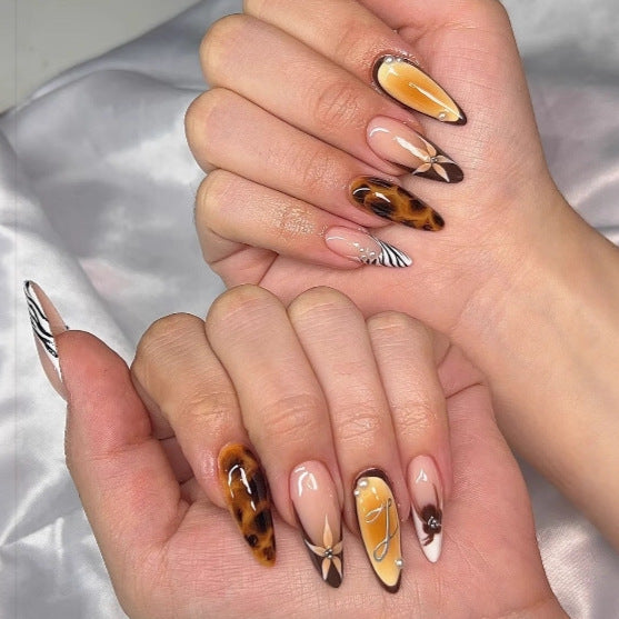 Artificial nails with floral 3D applications Stornfield