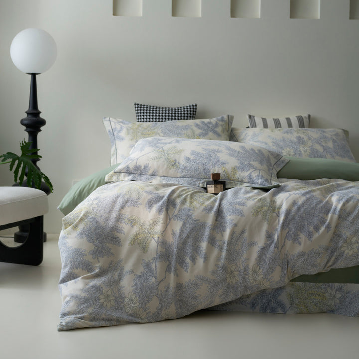 Bedding set made of cotton percale with geometric check pattern, breathable and easy to iron
