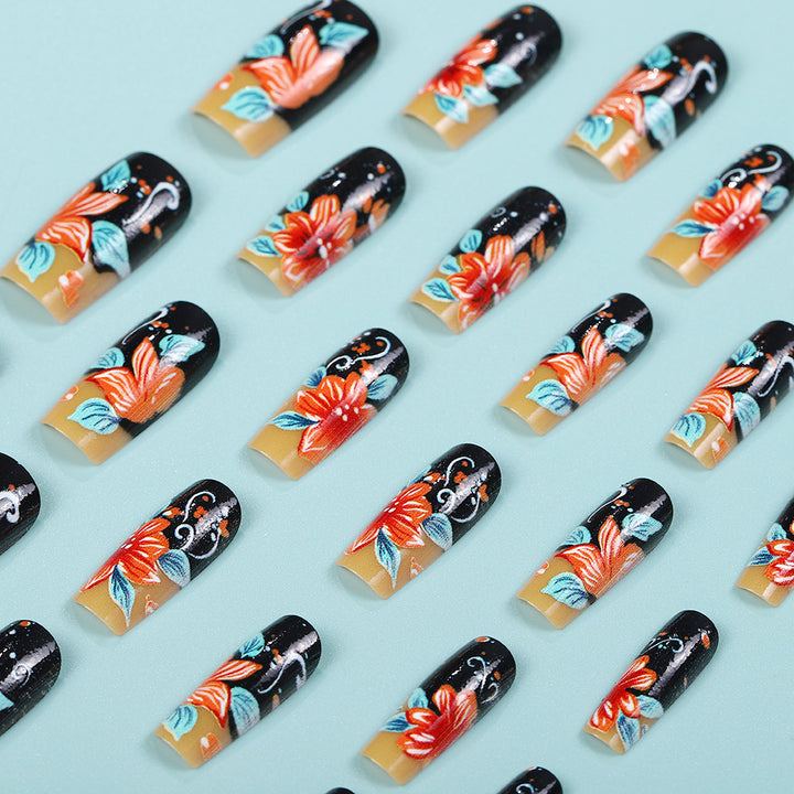 Creative nail art with floral design Stornfield