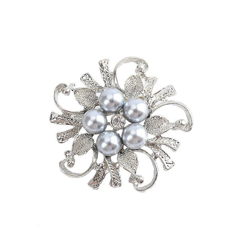Glamorous brooch with pearl set Stornfield