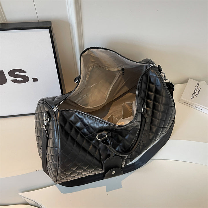 Fashionable travel bag with high-quality stitching and practical carrying options Stornfield