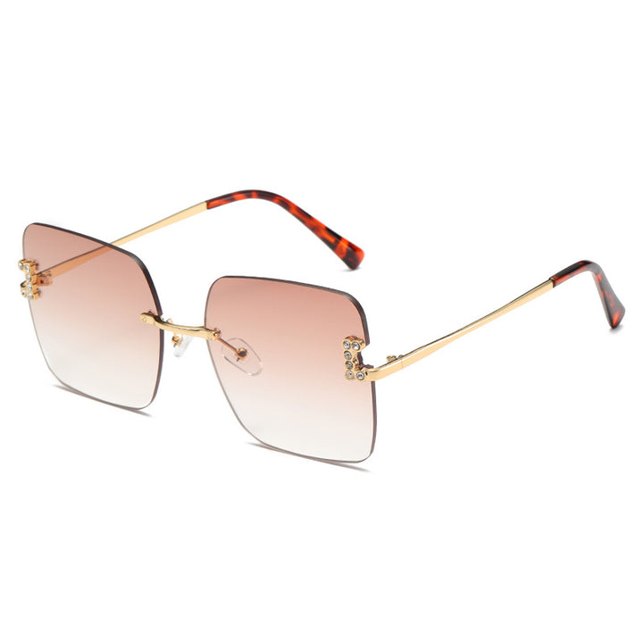 Women's fashionable square sunglasses with delicate design details Stornfield