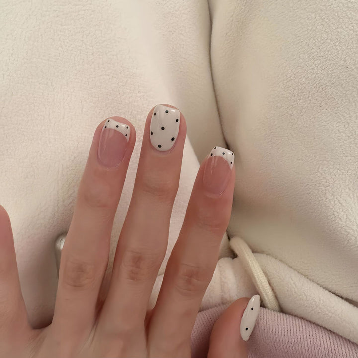 Artificial Nail Tips in Elegant Design Stornfield