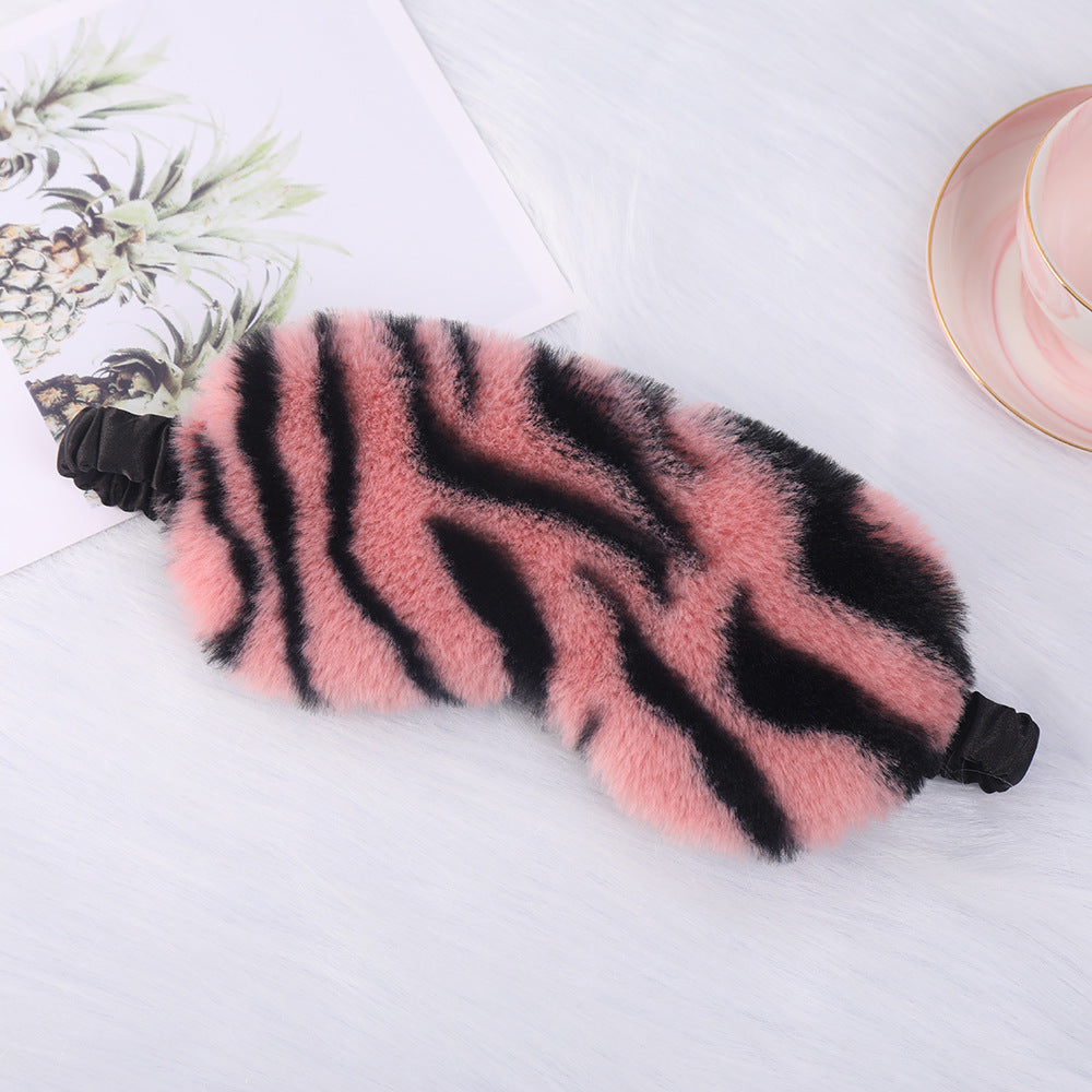 Women's cuddly faux fur sleep mask with heart-embossed surface and gathered comfort band Stornfield