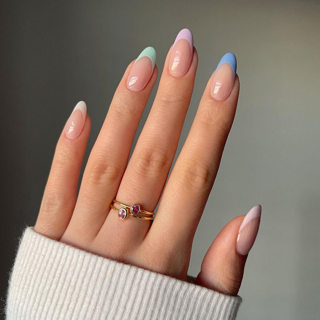 Acrylic nail set with gentle gradient and elegant tips Stornfield
