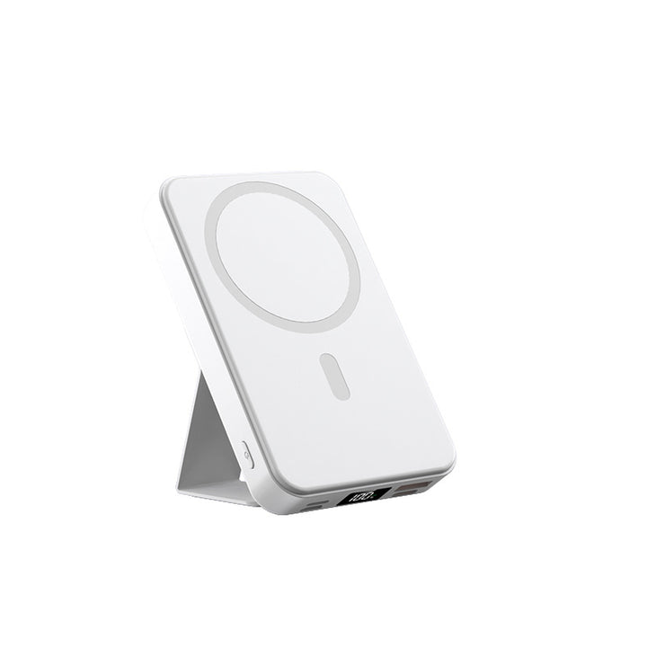 Wearable Wireless Powerbank with Integrated Usb Cables Stornfield