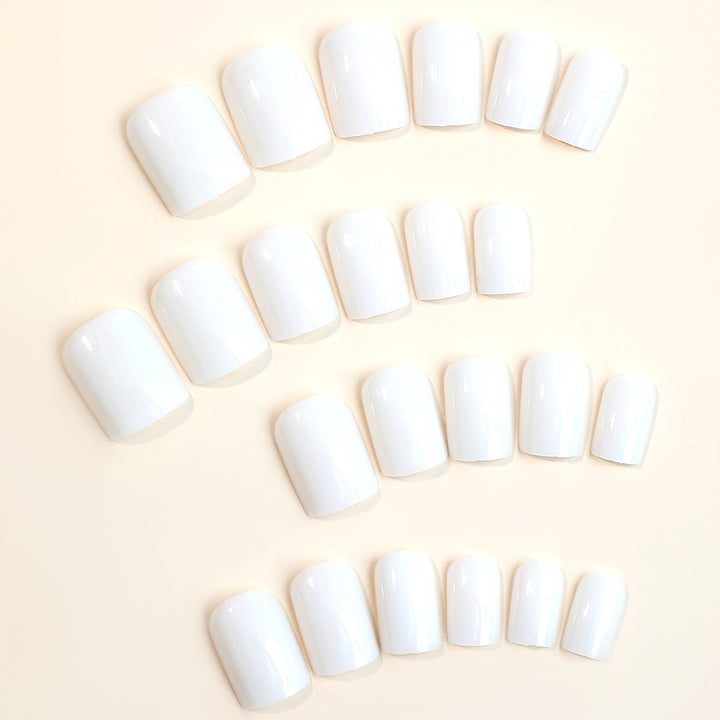 Nail set with shiny finish and practical accessories Stornfield