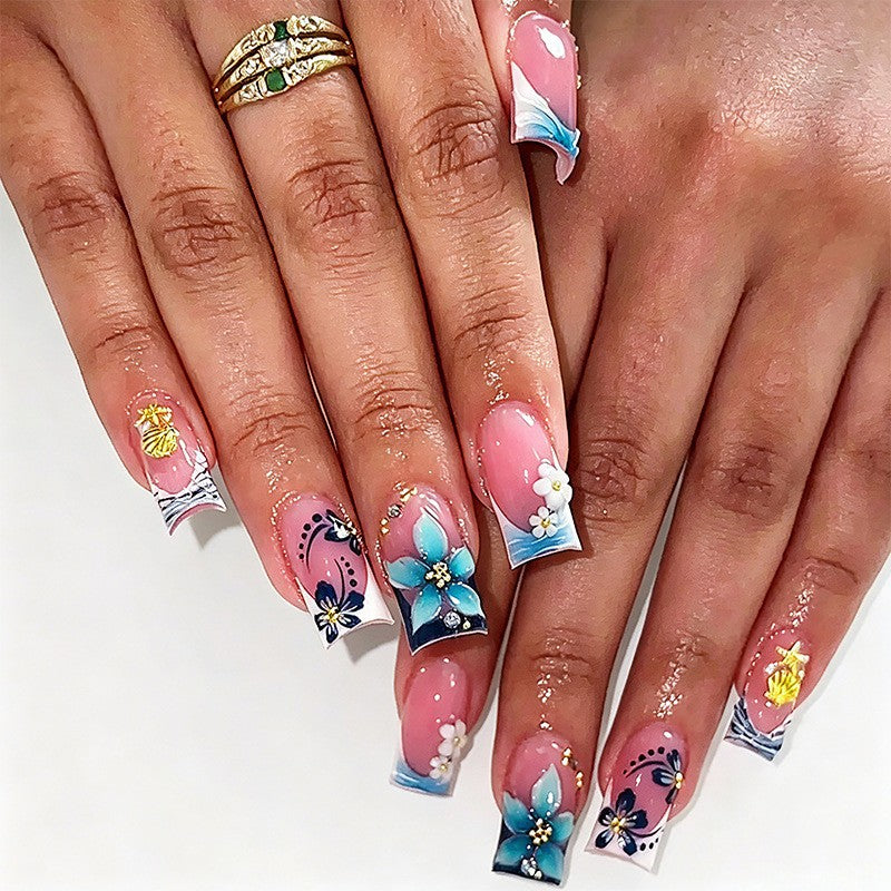 Artistic Nail Tips with Autumn Motifs Stornfield