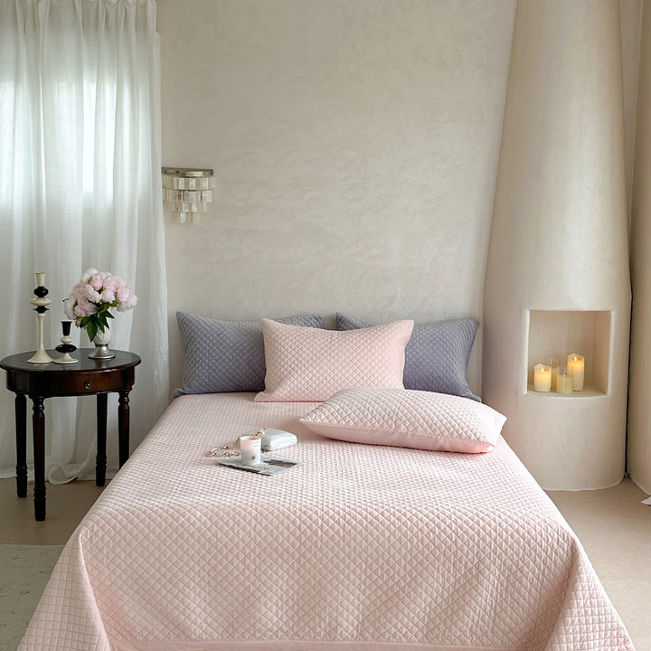 Diamond-Quilted Bedspread and Pillow Sham Set