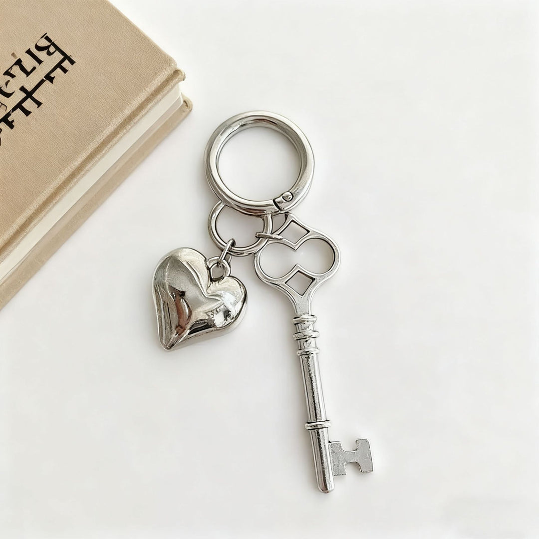 Vintage-Inspired Heart and Key Keychain Stornfield