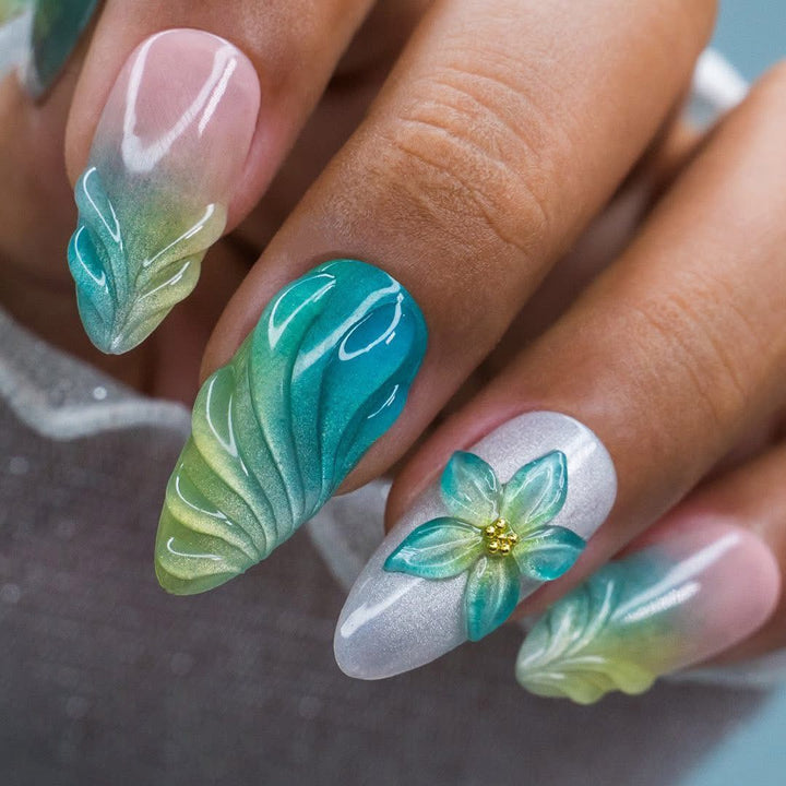 Artificials nails with elegant flower design and gradient color Stornfield