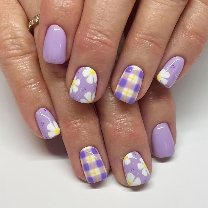 Floral-Themed Nail Art Set Stornfield