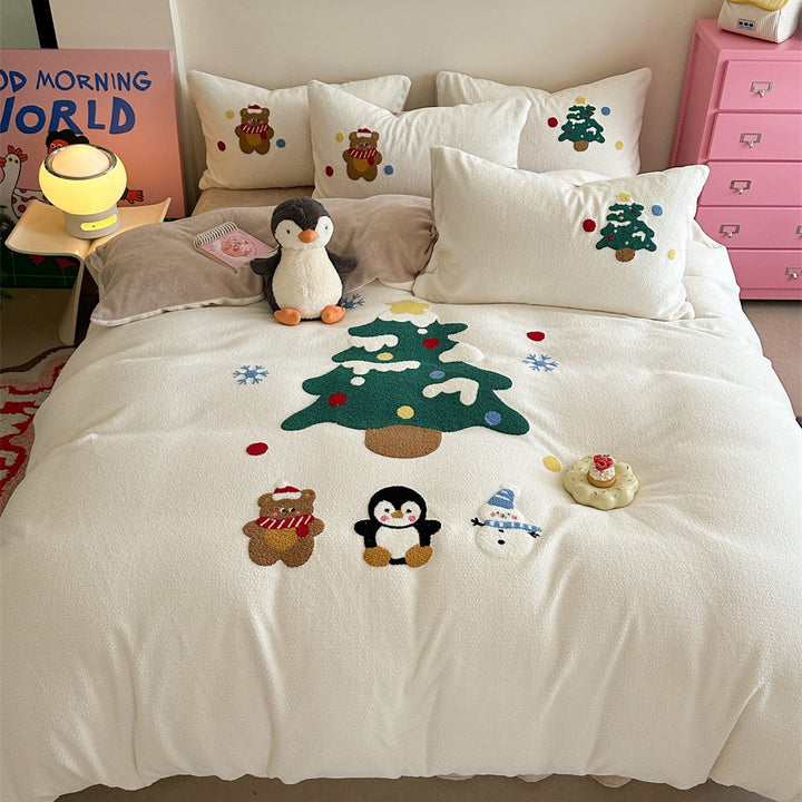 Cozy children's bedding set made of microfleece with Christmas tree and animal appliqué