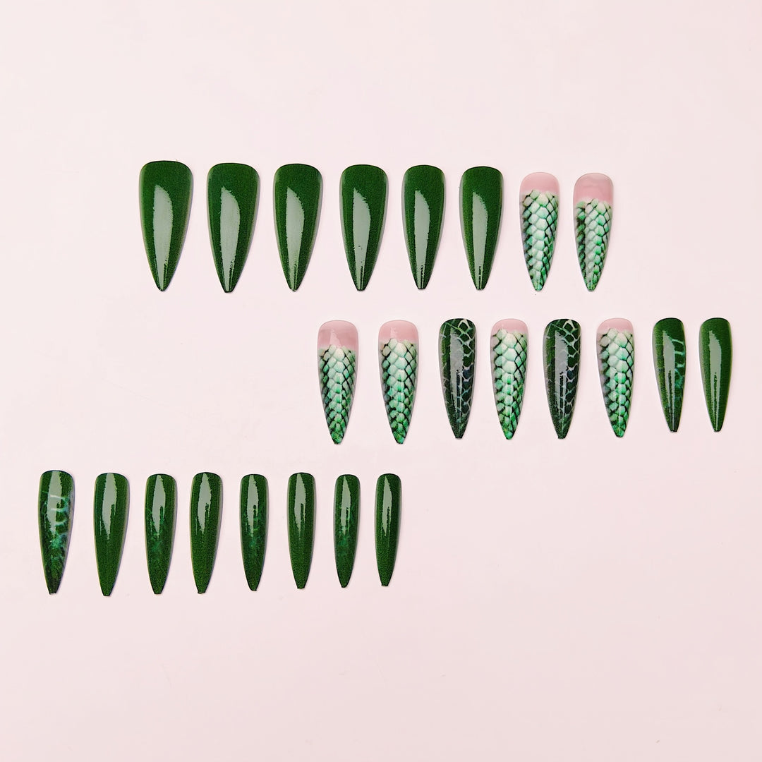 Artificial nails with shimmering snake skin pattern Stornfield