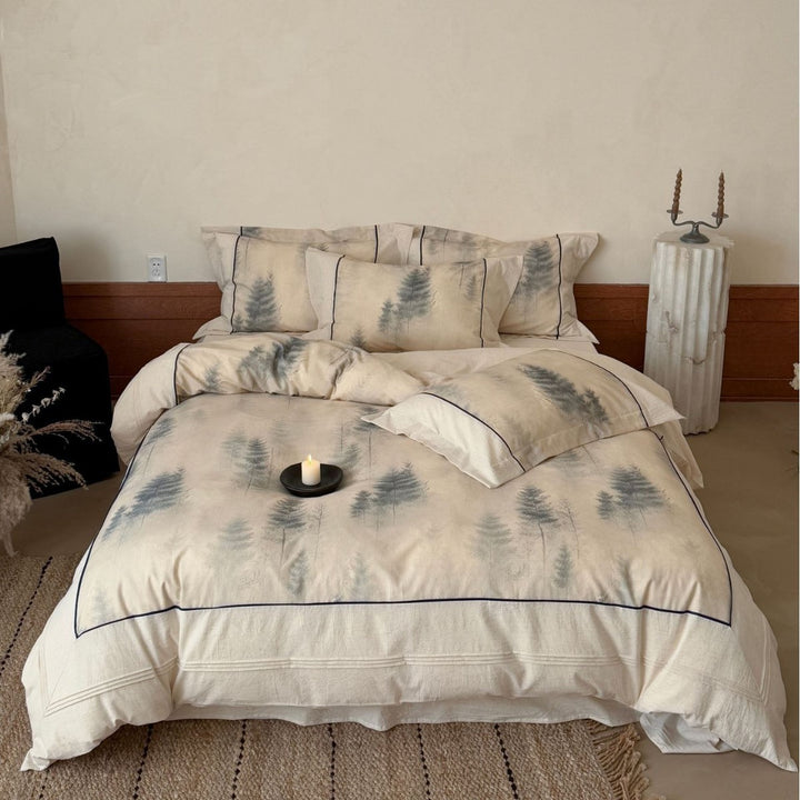 Bedding set with floral vintage linen look, ruffled pillow and bow tie