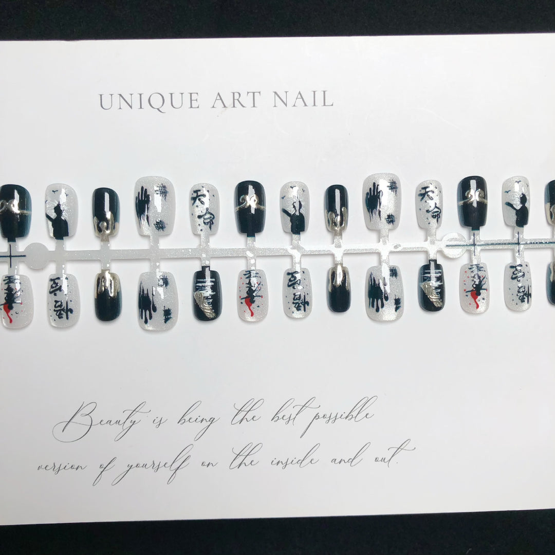 Artistic Abstract Press-On Nail Art Set