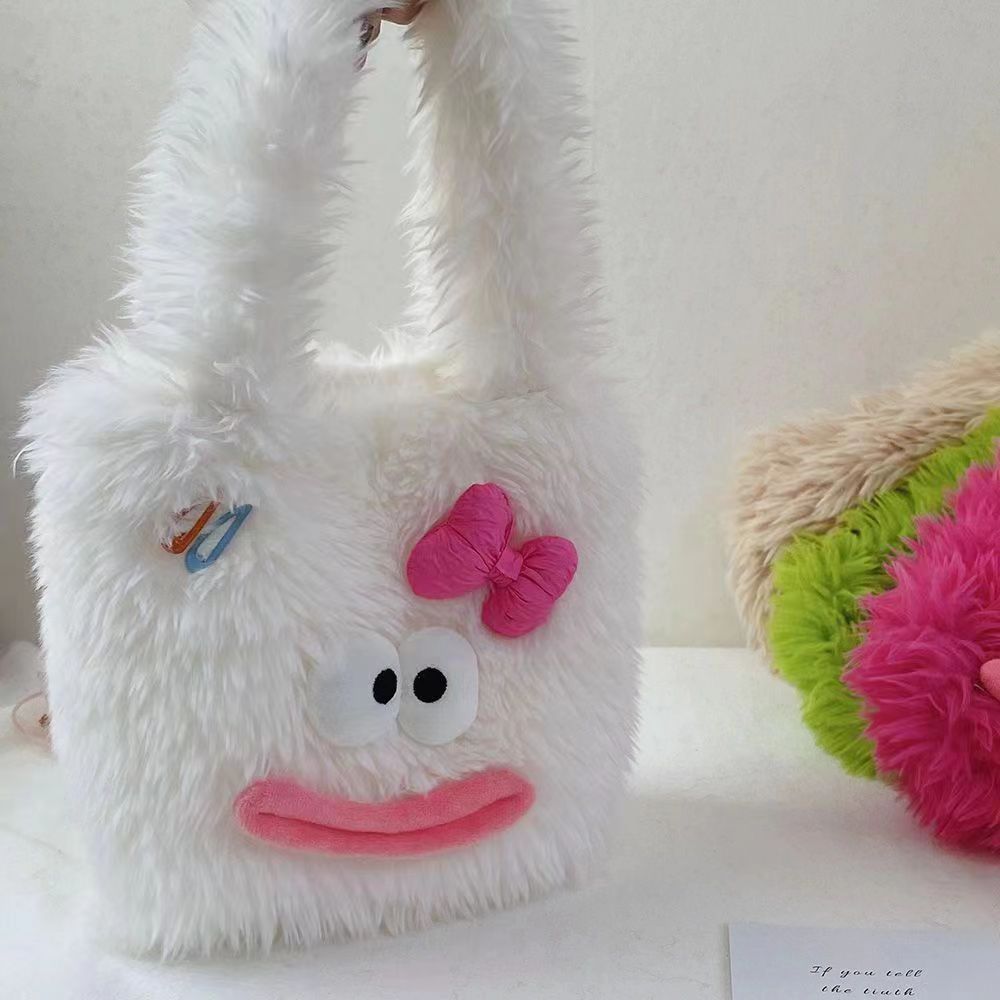 Cozy plush handbag with animal motif Stornfield
