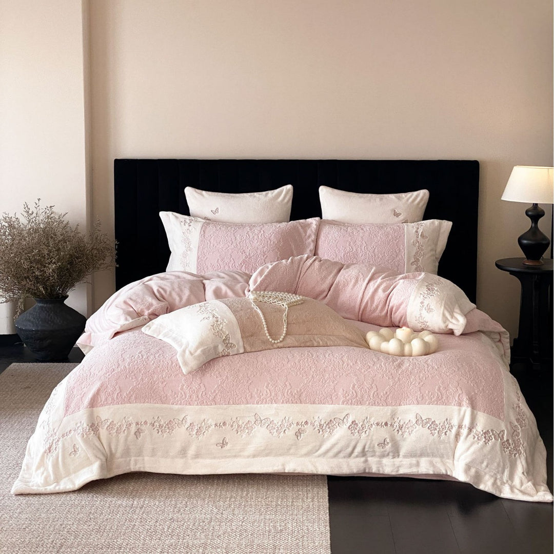 Bedding set made of fine cotton jacquard with butterfly embroidery and decorative piping