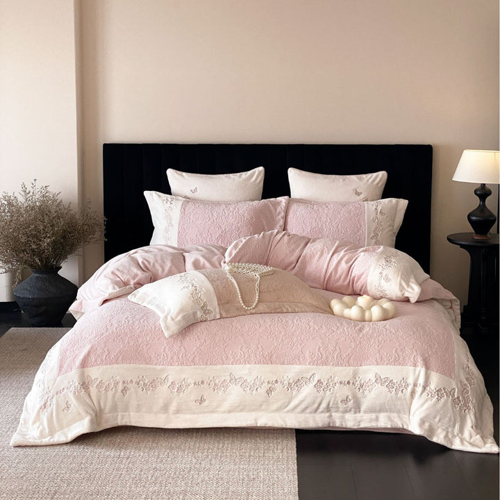 Bedding set made of fine cotton jacquard with butterfly embroidery and decorative piping