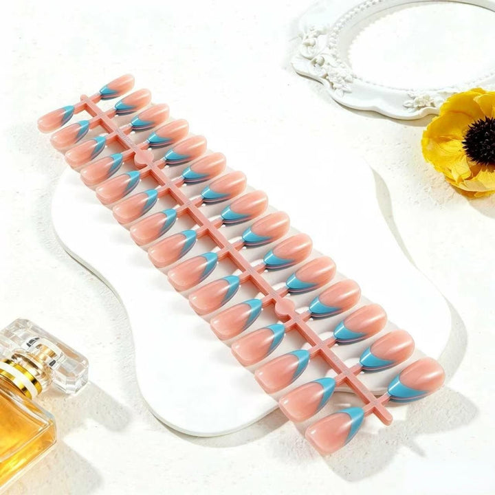 Decorative Press-On Nail Tips Stornfield