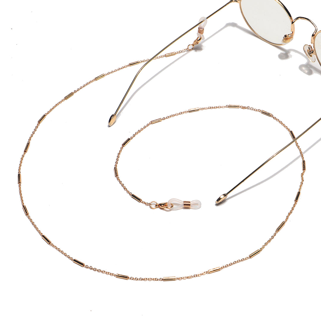 Elegant Chain Eyewear Holder Stornfield