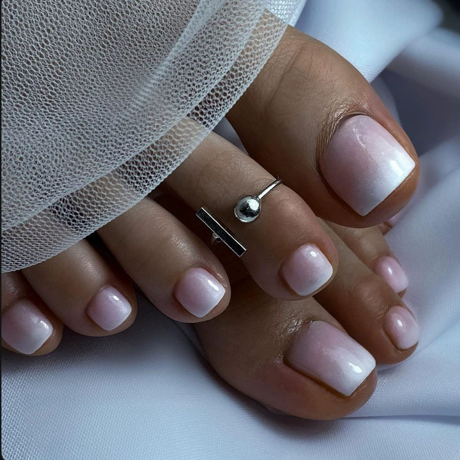 Nail set with shimmering holographic design Stornfield