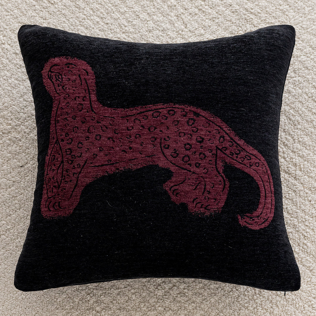 Luxurious cushion with panther design