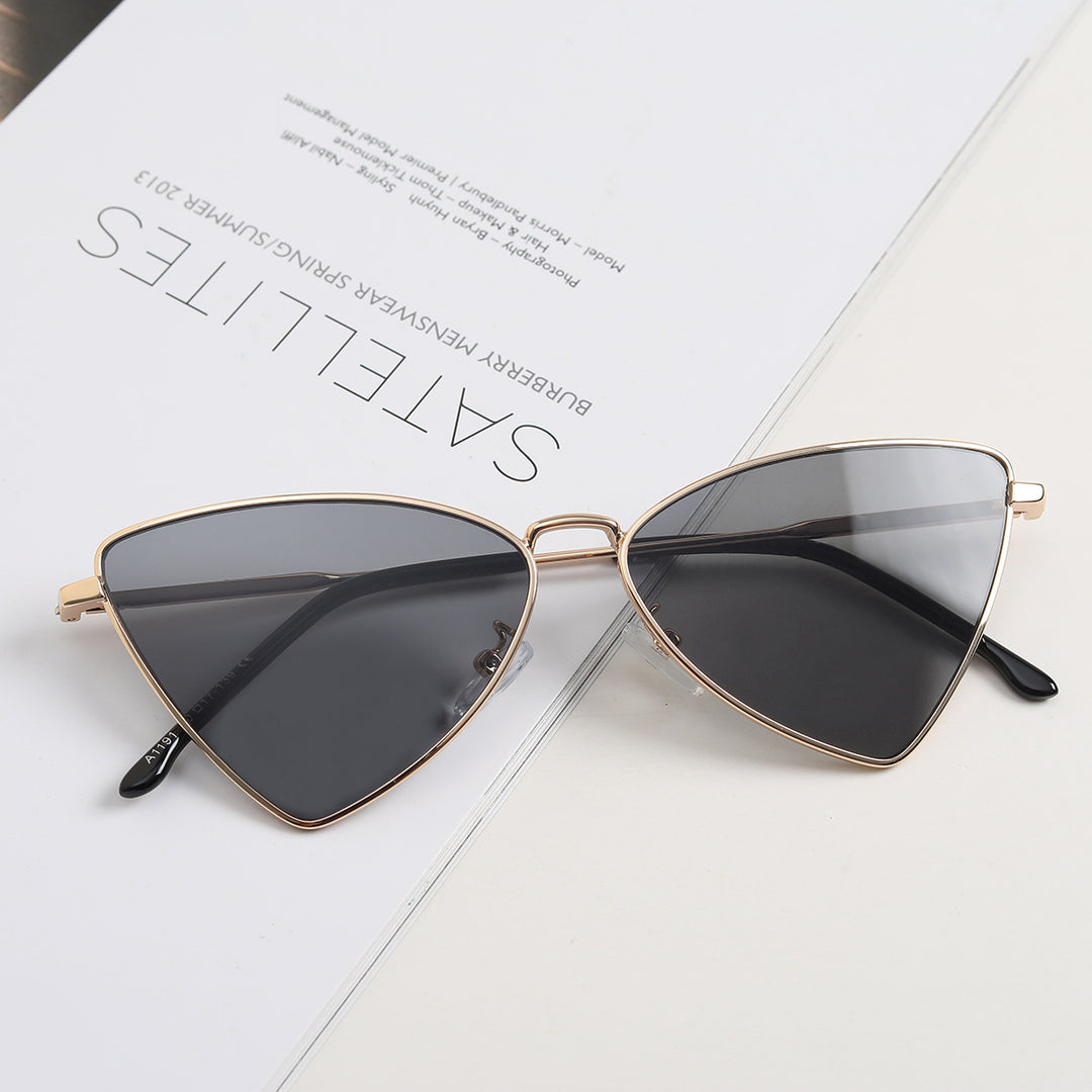 Women trendy Cat-Eye sunglasses with golden accents Stornfield