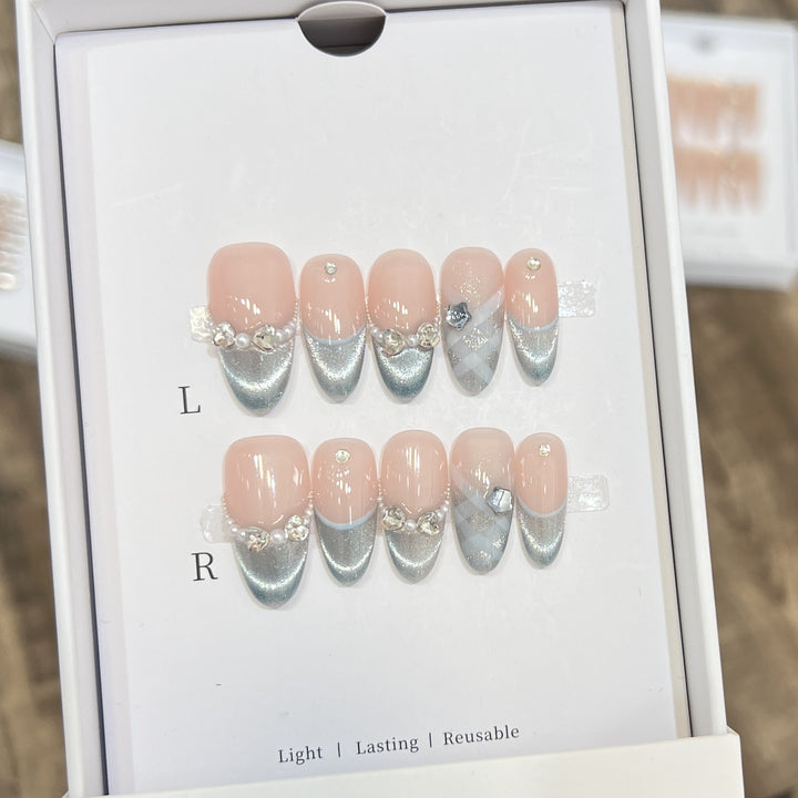 Elegant Reusable French Tip Press-On Nail Set Stornfield