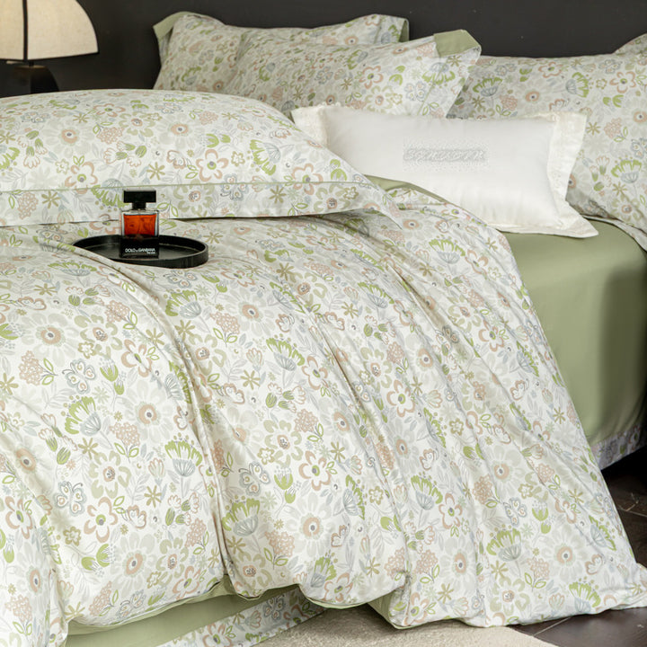Luxurious cotton satin duvet cover set with watercolor flower pattern