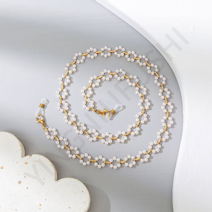 Elegant Pearl and Gold Chain Eyewear Holder Stornfield