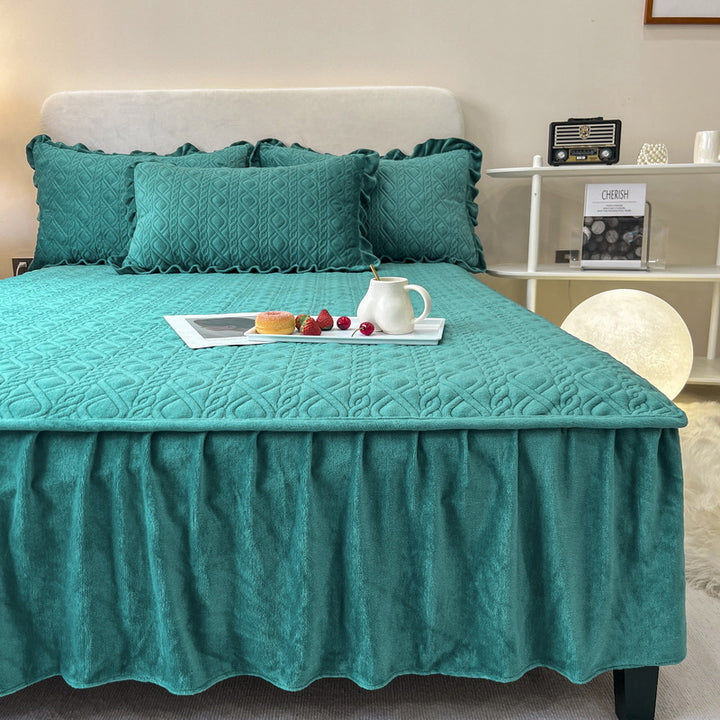 Textured Ruffled Bedspread