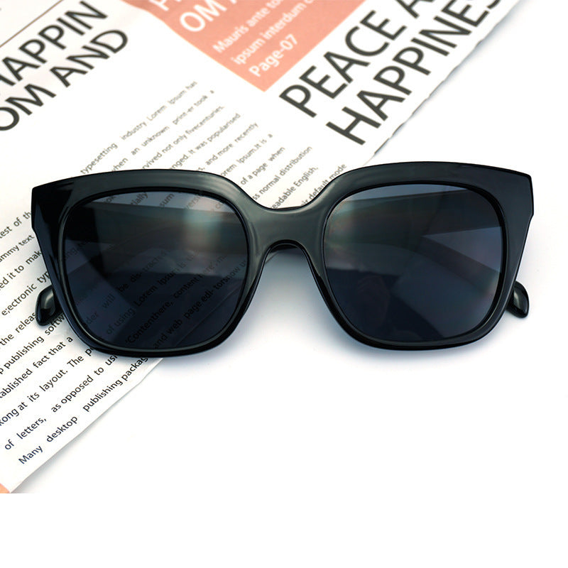 Women Fashion oversized Sunglasses with striking Frame Stornfield