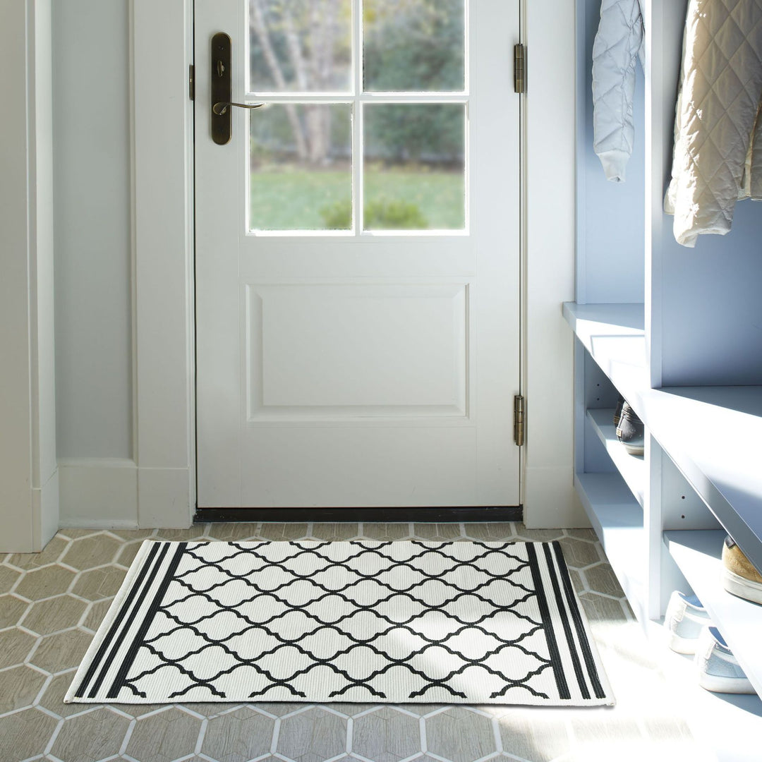 Flat-woven runner rug with diamond pattern and easy-care texture