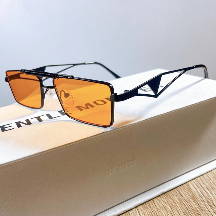 Fashionable sunglasses with square frame and mirrored lenses Stornfield