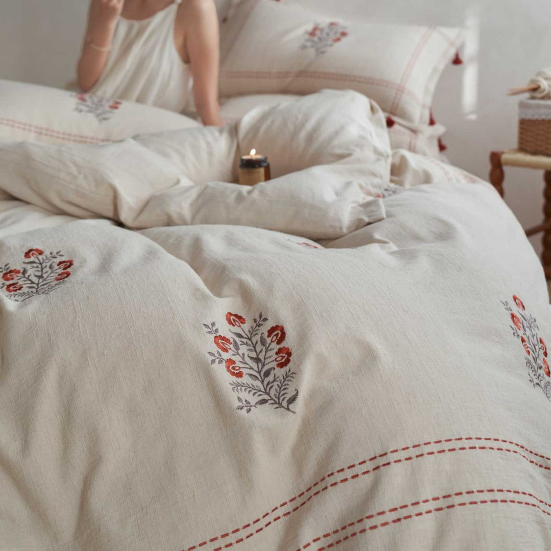 Embroidered bedding set