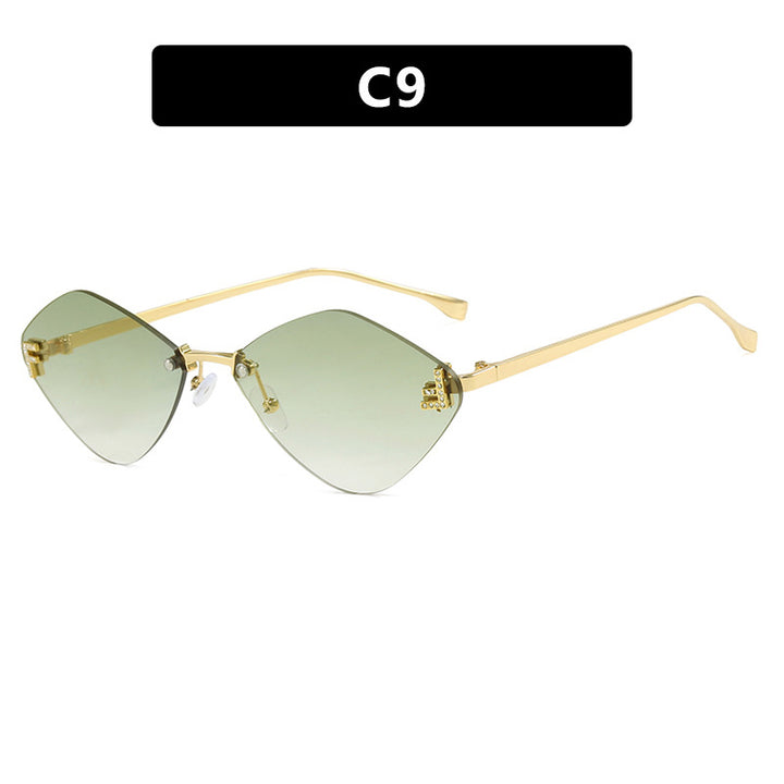 Women's geometric sunglasses in an extravagant design with gradient lenses Stornfield