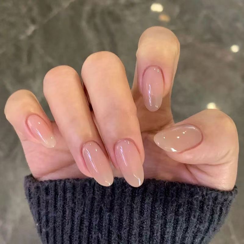 Elegant Press-On Nail Set with Transitional Glossy Finish Stornfield