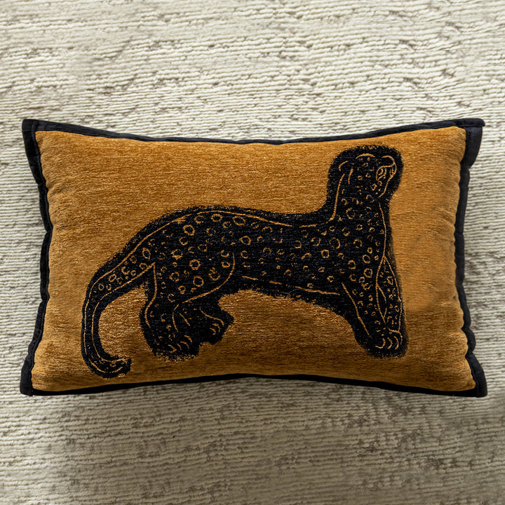 Luxurious cushion with panther design