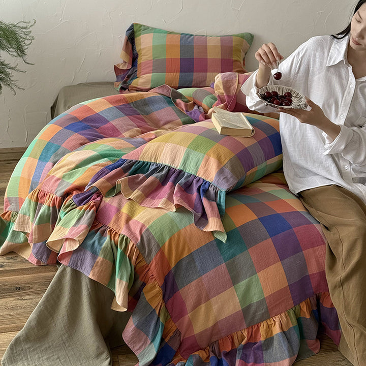 Reversible bedding set made of cotton gauze with Vichy check and decorative ruffle