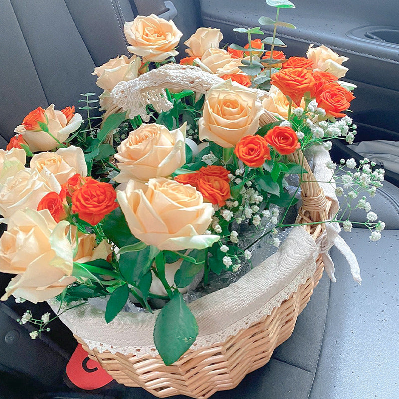 Ladies basket with elegant fabric lining and decorative lace trim Stornfield